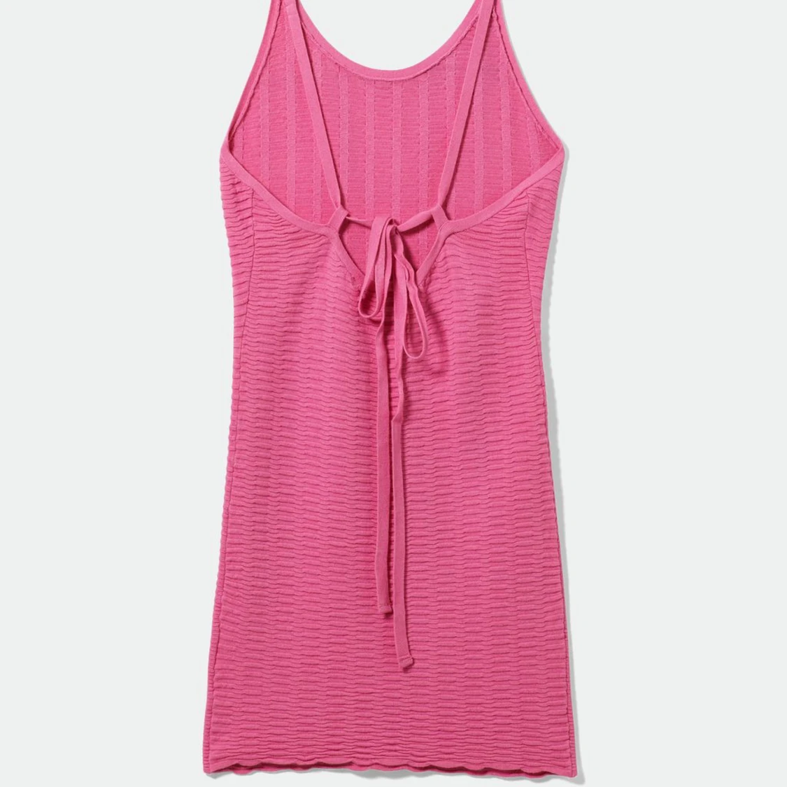 Rosa stickad klänning från Weekday - 90