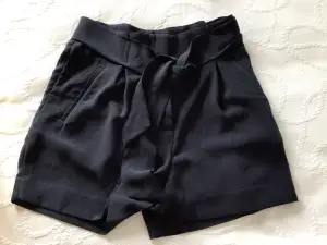 Supeeerfina shorts från H&M! 😻💘 Aldrig använda, inga defekter💞💐 Storlek 38🫶🏼🫶🏼🫶🏼