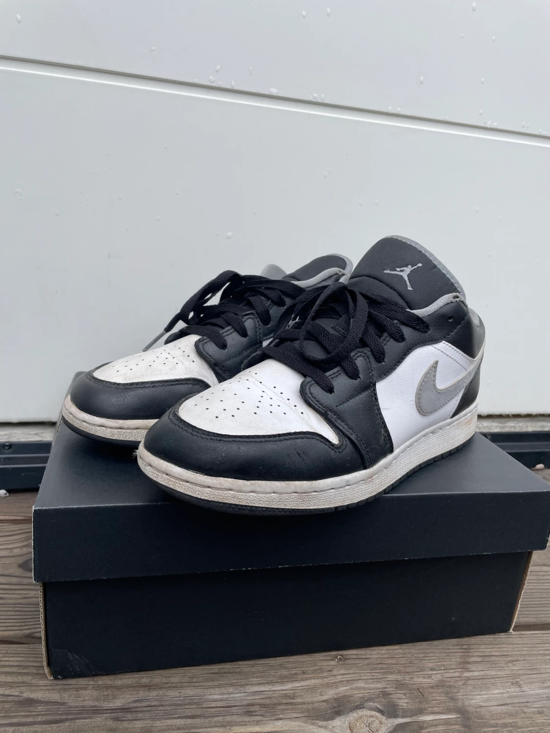 Jordan 1 Black Mediun Gray Low 