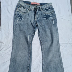 Lågmidjade jeans  - Skit snygga lågmidjsde jeans💕Aldrig använda💫