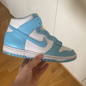Dunk High coast blue - Storlek 41 ingen box och inget kvitto, inga flaws skulle säga skick 8/10 fler bilder finns i dm