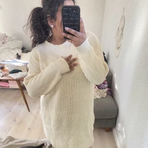 Stickad klänning - Strl 38, från Plick, använd vid 2 tillfällen💕🙌🏽