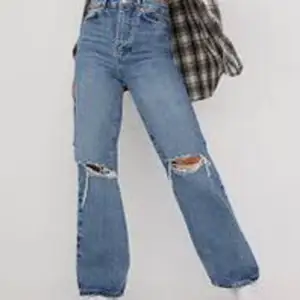 Jätte fina jeans från ginatricot, knappt använda. I storleken 32 och modellen idun wide leg