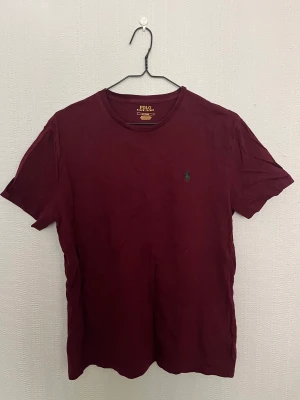 Ralph Lauren t-shirt - Oanvänd, så som helt ny. Nypris 699. 