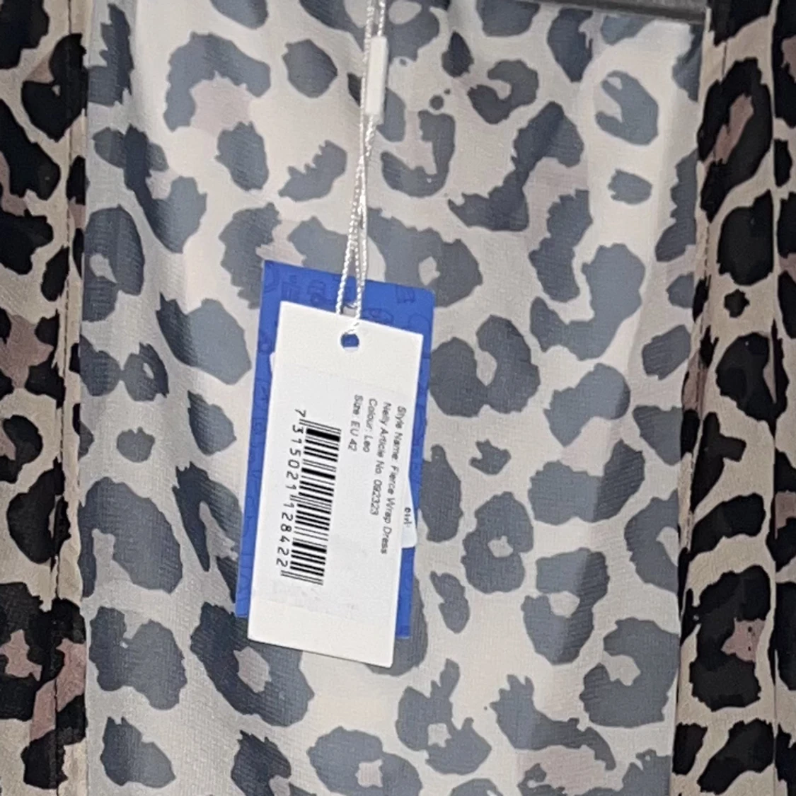 Oanvänd omlottklänning  - 90