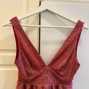 Topp  - Topp från FashionNova