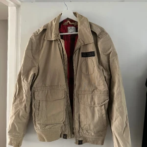 Levi Strauss  - Beige jacka i gott skick