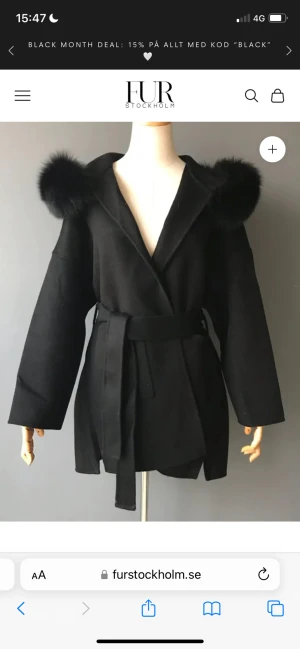 Pälskappa - Säljer min pälskappa som jag haft i cirka 2 månader, säljer eftersom att den inte kommer till användning längre. köpte den för 2199kr, den är i storlek M men passar även s väldigt bra. Pris kan även diskuteras💕