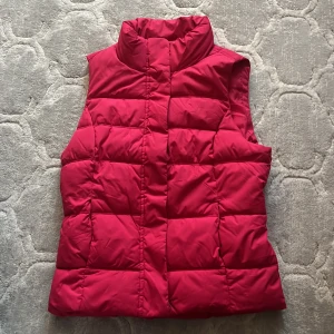 GAP vest - Perfect condition!! Never worn before!
