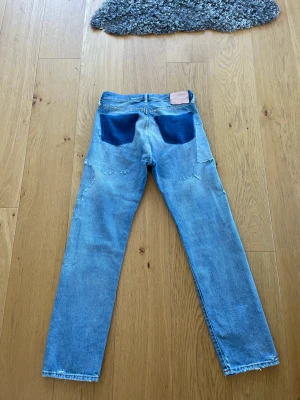 Acne jeans - Här är mina väldigt eftertraktade acne jeans som är för små för mig, väldigt bra skick och svin coola, bara fråga om ni vill ha fler bilder 😊