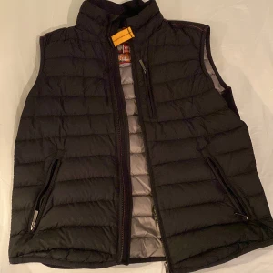 Parajumpers väst Lightweight - Skick 9/10  Pris kan diskuteras!