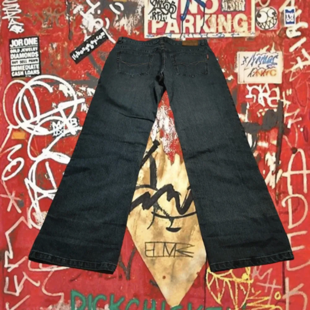baggy jeans, Säljer pga inte min stil . Jeans & Byxor.