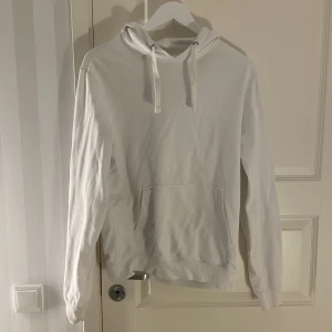 Vit hoodie - Vit hoodie, fint skick!