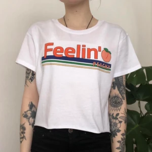 Feeling peachy T-shirt  - Feeling peachy T-shirt   Från Bershka   Storlek xs 