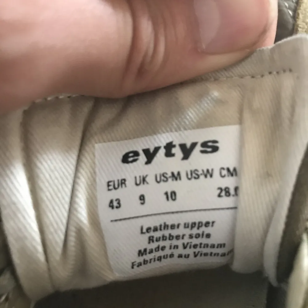 Eytys skor använda några gånger, inga defekter ursprungs pris 2300kr. Skor.