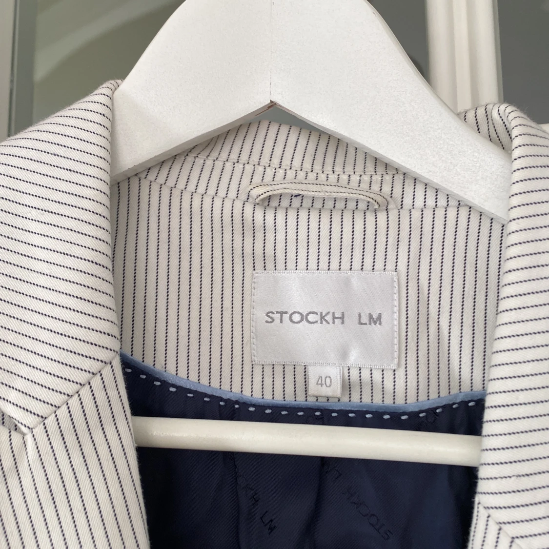 Kavaj med liten puffärm - 91