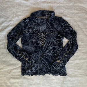 Meshtopp med knytning - Storlek 38-40! Frakt tillkommer