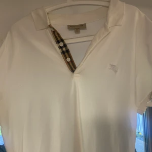 Burberry piké tröja  - Oanvänd XL men passar även L 