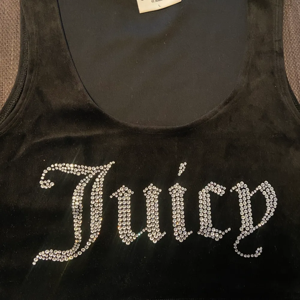 Juicy couture topp. Använd men typ som ny. Toppar.