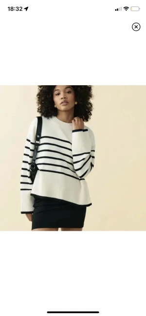 Stickad tröja  - Jätte mysig stickad tröja från Gina, använd få gånger 🥰