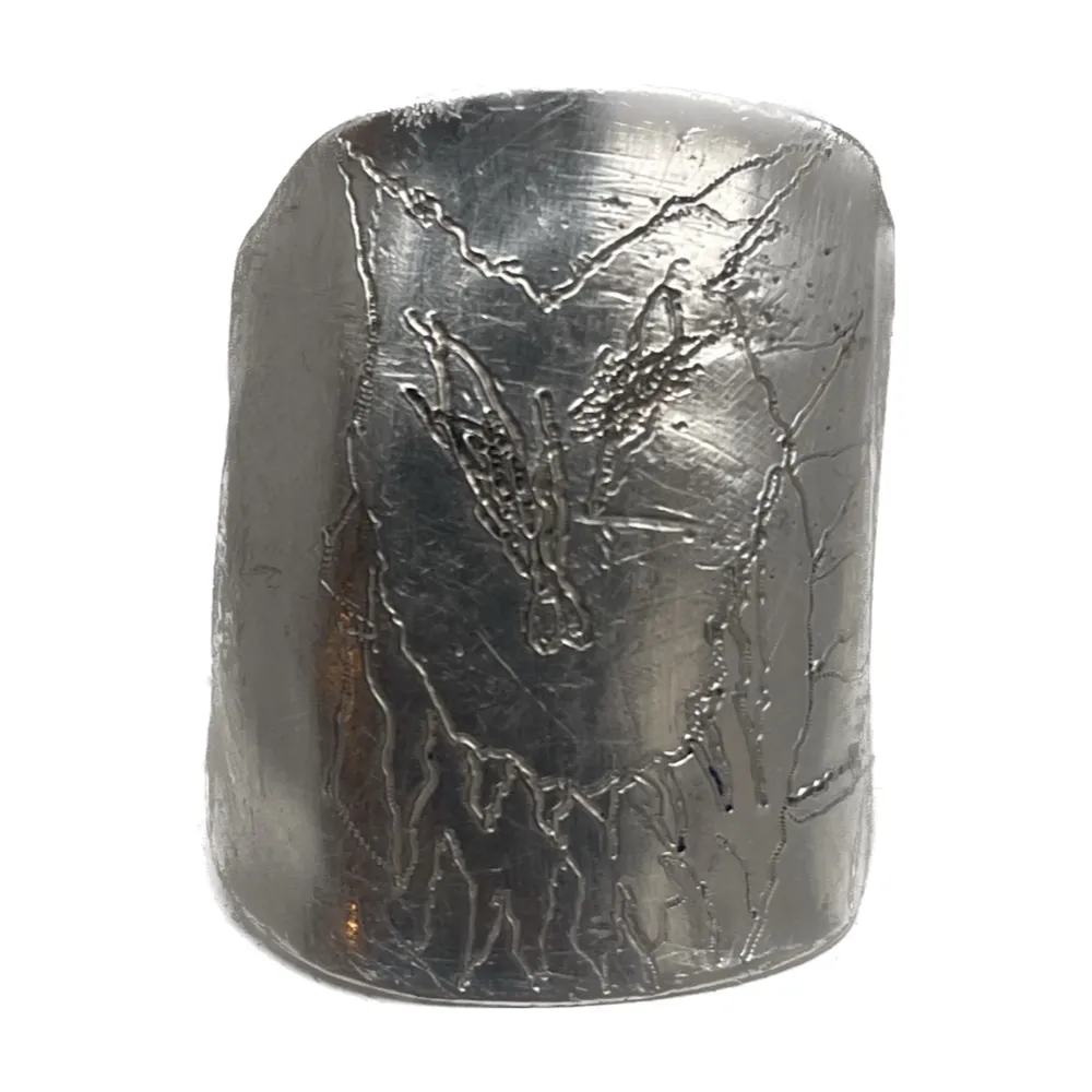 Silver ring handgjord utav Jonathan Sendborn Pohlin. Tillverkas av silver bestick. . Accessoarer.