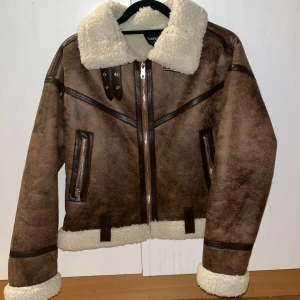 Vinterjacka - Fodrad vinterjacka, storlek Small. Använd 3 gånger.