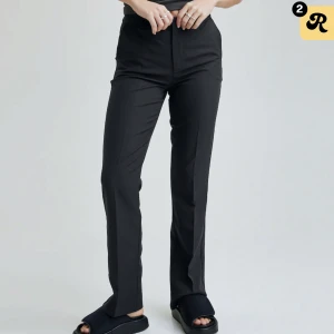 Kostymbyxor - Säljer dessa superfina kostymbyxor från Bikbok, helt utan defekter 🩷