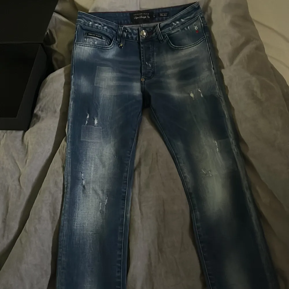 Fina jeans som aldrig blivit använda 10-10 skick Storlek 29. Jeans & Byxor.