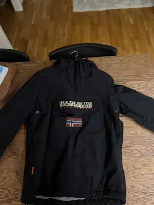 Napapijri jacka - Jacka/skidjacka från Napapijri Knappt använd Nypris 1700 kr