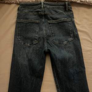Mörkare jeans från Zara storlek 38💙