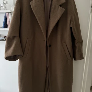 Zara kappa - Knappt använd kappa från Zara. Storlek S. 