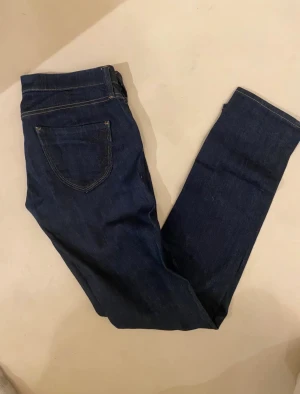 Replay Jeans - Hej! Säljer nu mina Replay Anbass jeans i storlek 29/34, fint skick. Tveka inte på att höra av dig om du har frågor kring varan!