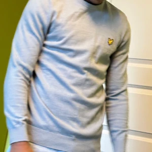 Lyle&scott tröja - Helt ny oanvänd lyle&scott tröja med prislapp kvar. Säljs pga ej kommit till användning 