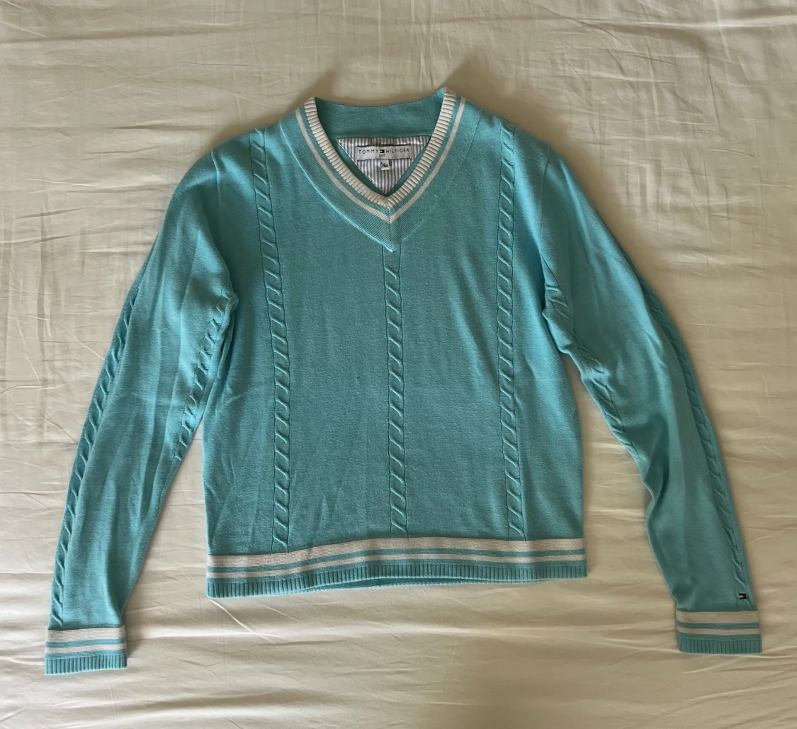 Stickad Tommy Hilfiger tröja  - 90