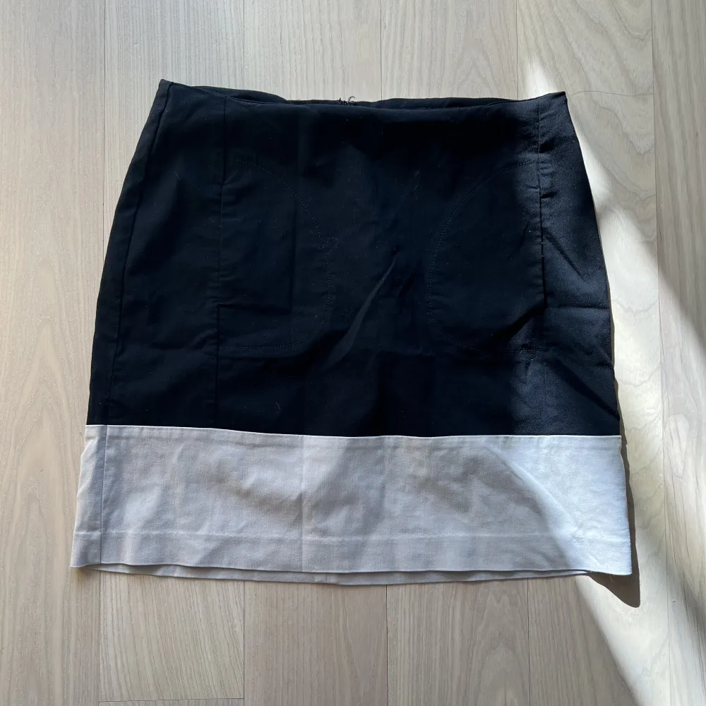 barely worn, great condition skirt. . Kjolar.