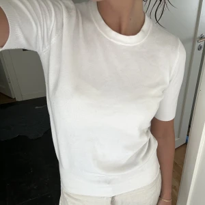 Zara T-shirt  - Stickad topp från Zara storlek S💞💞 