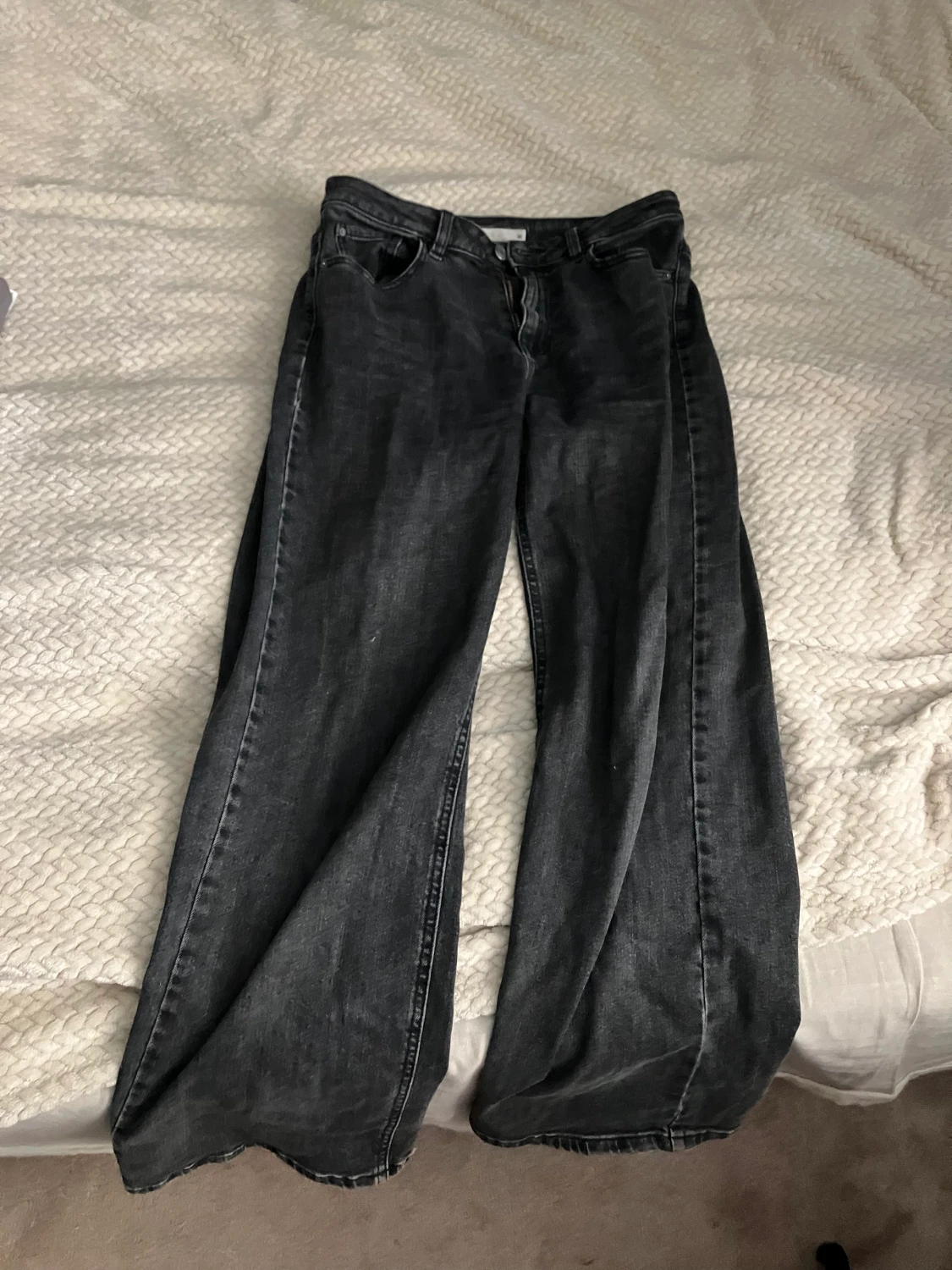 Svarta jeans