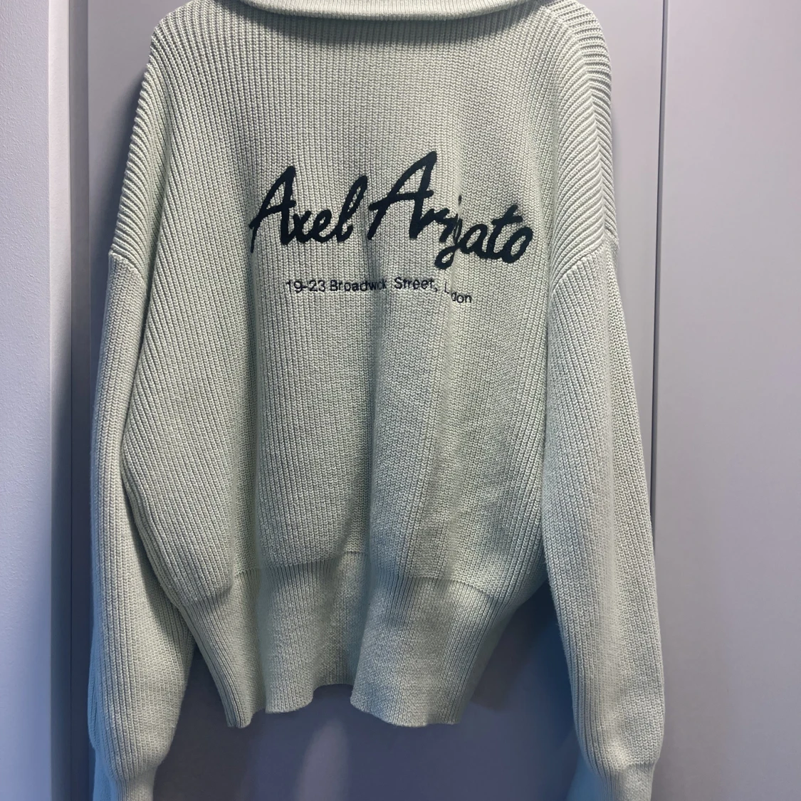 Stickad tröja- Arigato