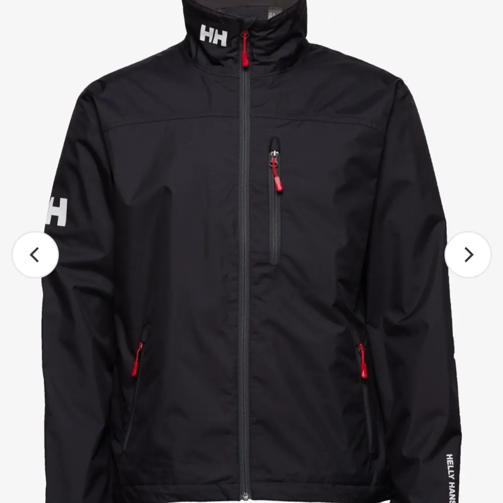 Säljer denna jacka av Helly Hansen i storlek XL Super bra skick knappt använd.  Ny pris 2000kr. Jackor.