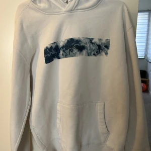Hollister White Hoodie - warm hoodie