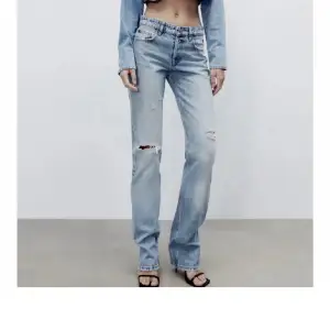 Oanvända zara jeans med slitningar💗