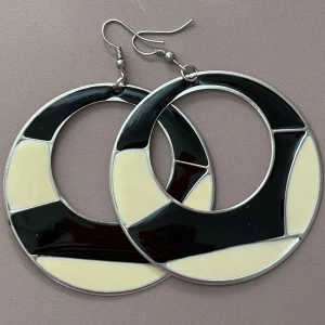 Örhängen  - Oanvända örhängen för 20kr❤️