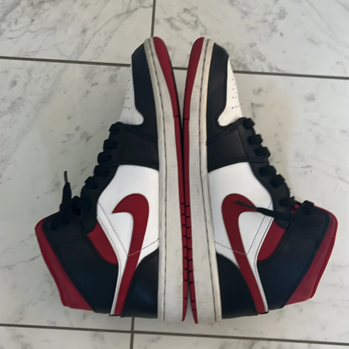 Jordan 1 gym red