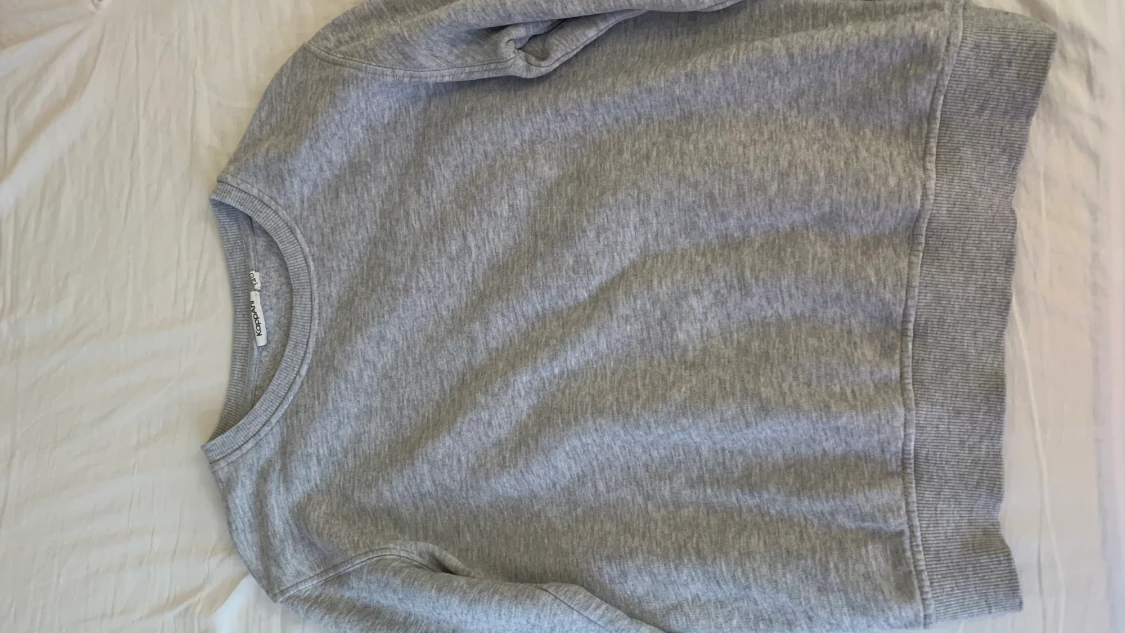 Grå sweatshirt från kappahl strl 140 - 90