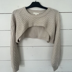 Bolero  - Stickad bolero från Hm, sällan använd