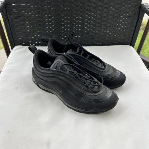 Nike skor - Ett par skor som är använda men ändå fräscha!