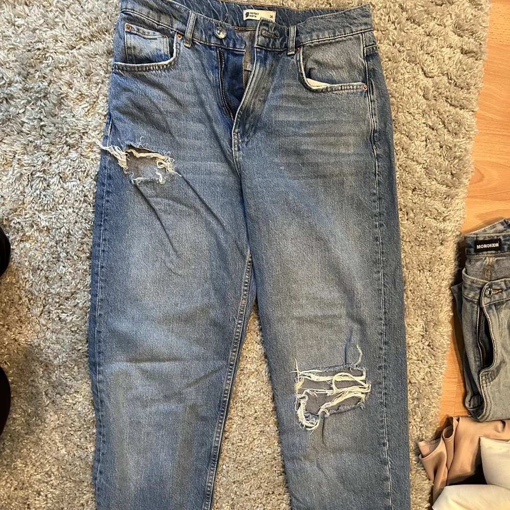 Storlek 36 Jeans blå från Gina tricot . Jeans & Byxor.