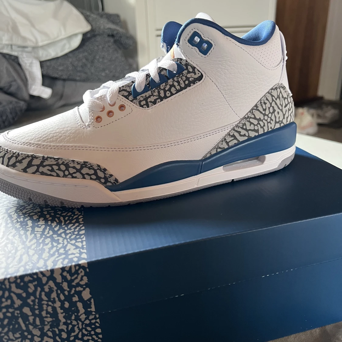 Air Jordan 3 Retro 'Washington Wizards'  - 90