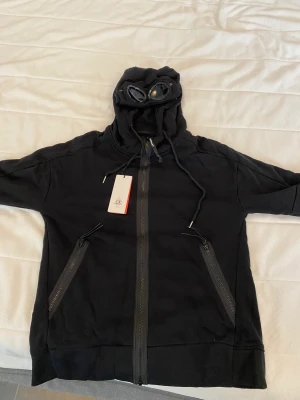 Cp company zip - Säljer nu min cp company zip i storlek m för den inte används. Ny skick använd 2 gånger. (Pris kan diskuteras) fler frågor eller bilder så skriv