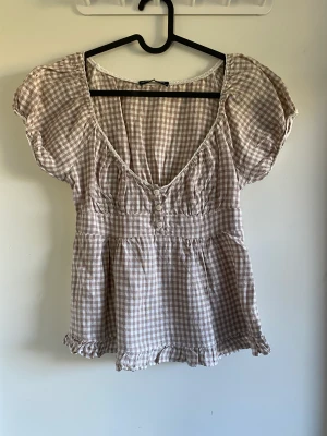 Brandy Melville top  - Bought this top in Italy but never worn it! It’s one size but I think it would fit a size S and maybe M 😁